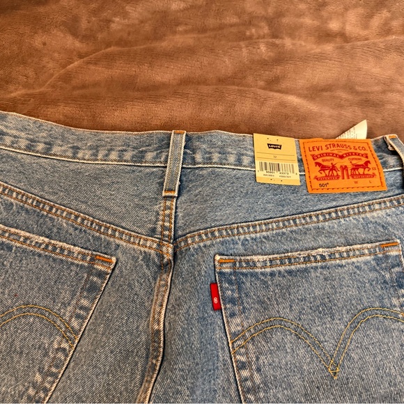 NWT Levi’s 501 High Rise Shorts – Size 32 - Picture 4 of 7